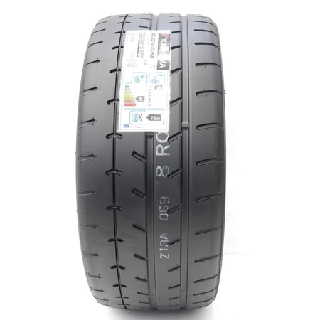 Opona 205/45 R17 88W Yokohama Advan A052