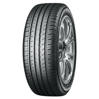 Opona 215/45 R16 90V Yokohama Bluearth-gt Ae51